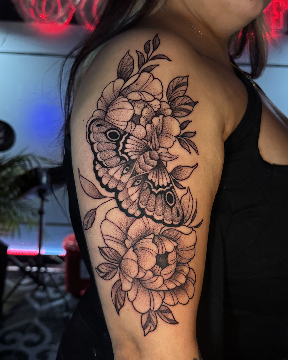 Tatuaje blackwork por Cintia Tattoo