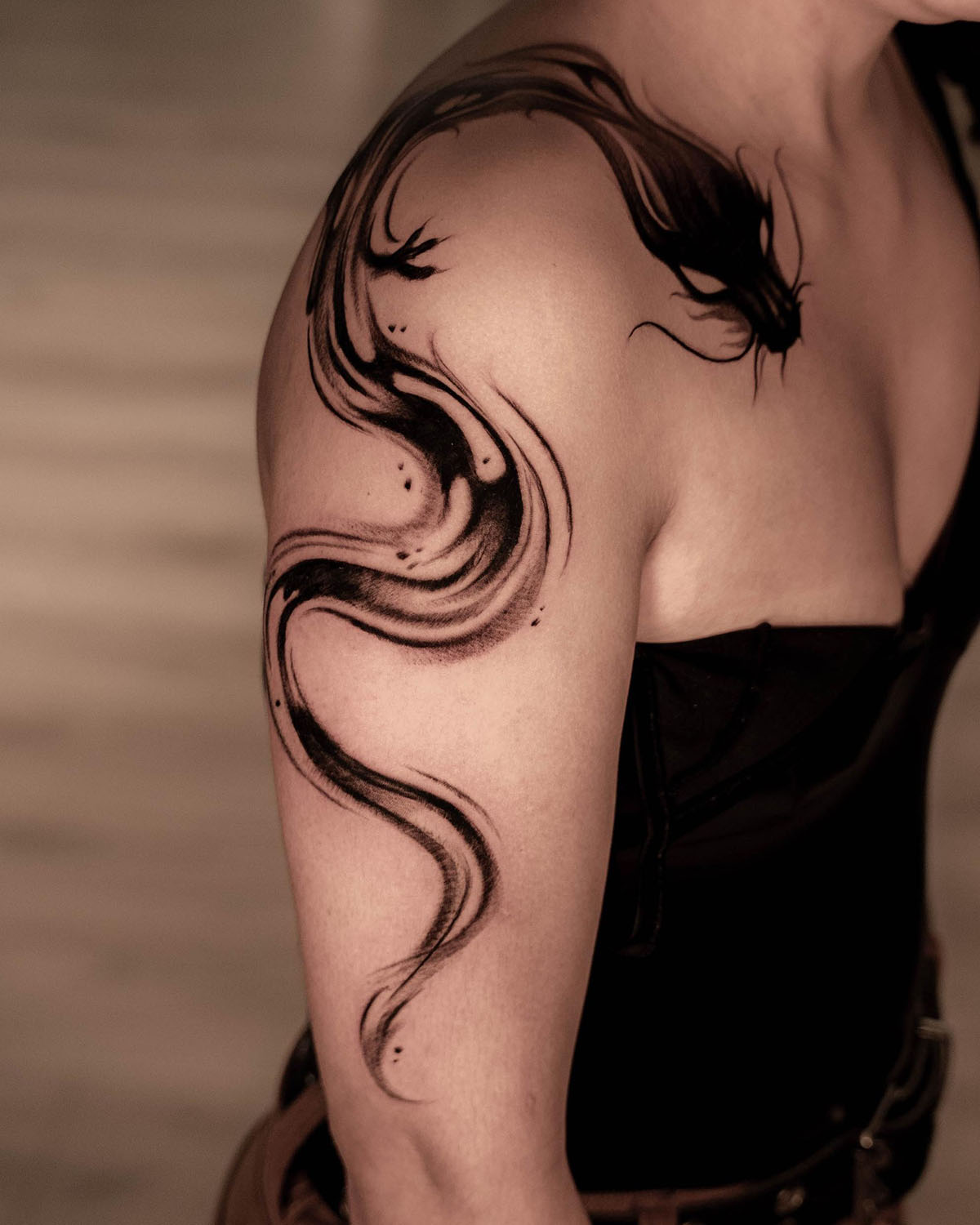 Tatuaje blackwork por Cintia Tattoo