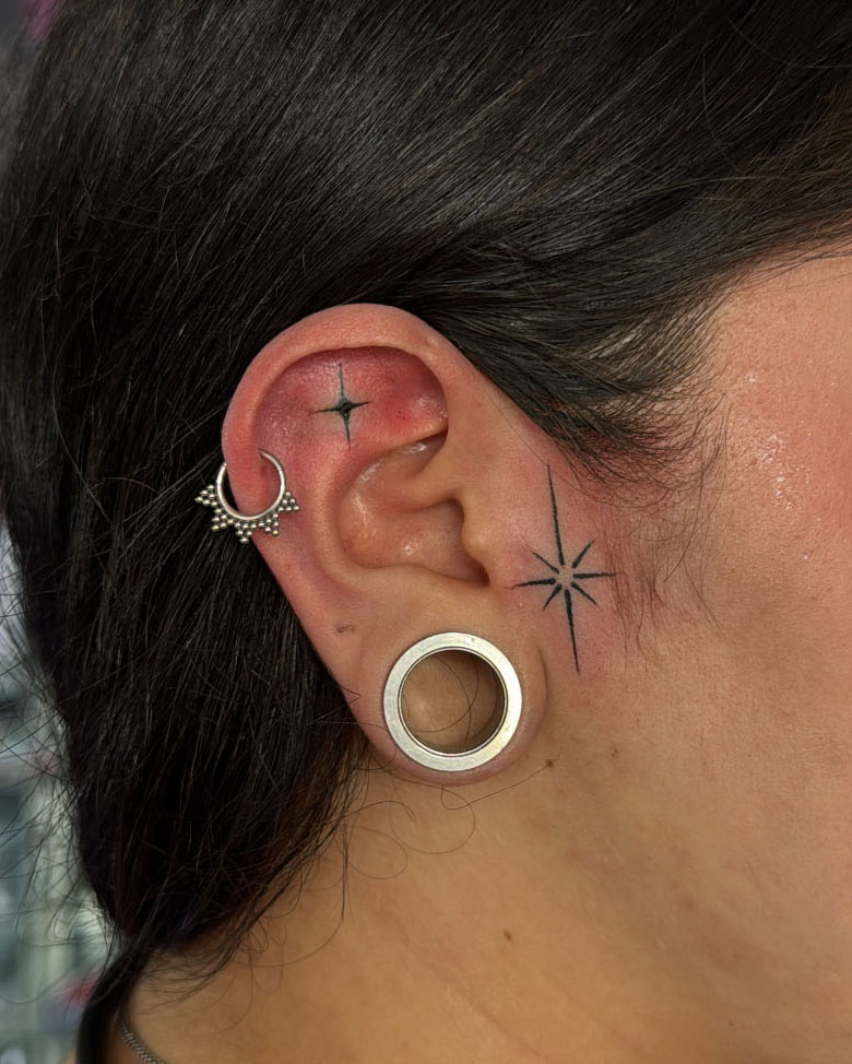 Tatuaje fine line por Cintia Tattoo