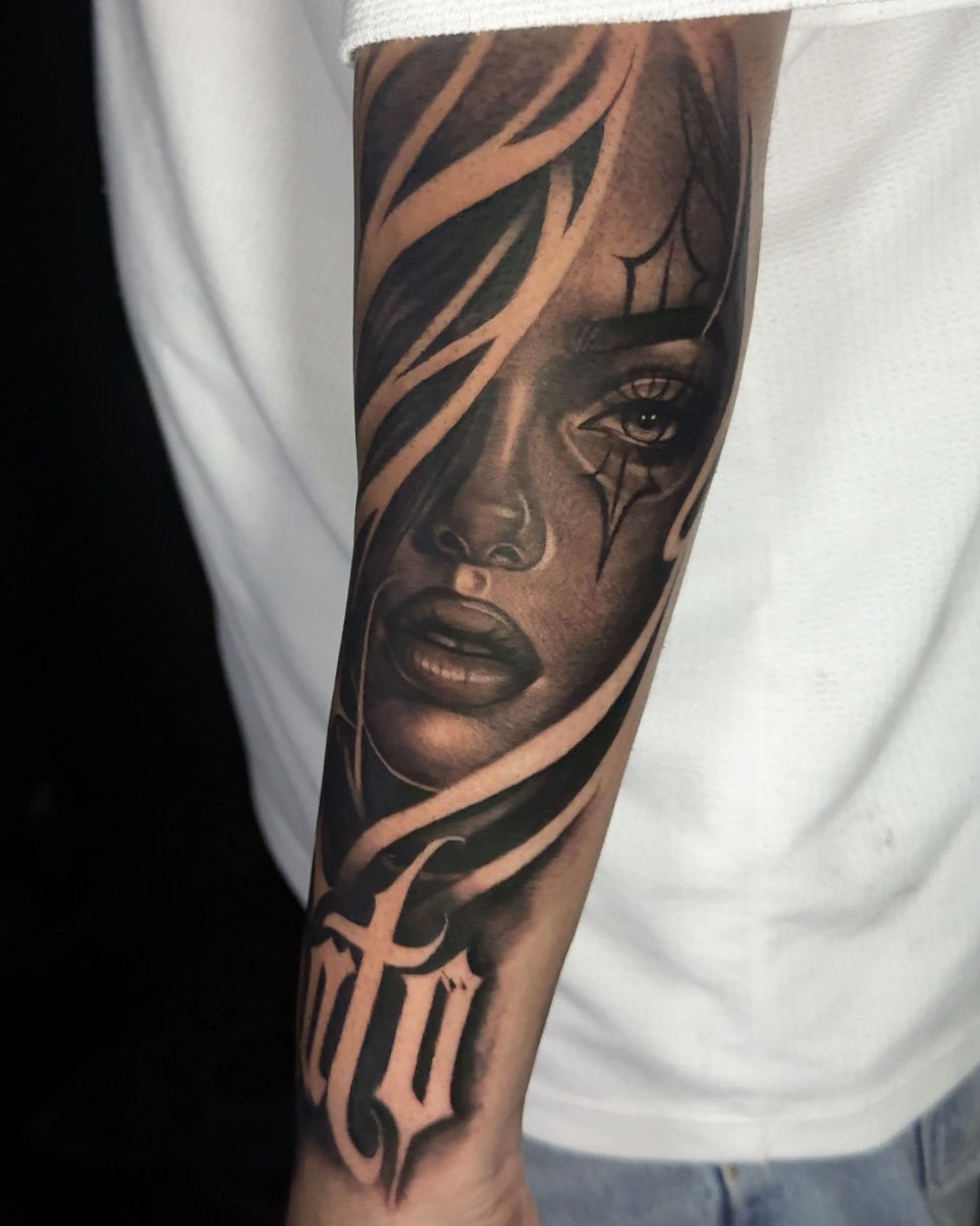 Tatuaje sombras / black & grey por Cintia Tattoo