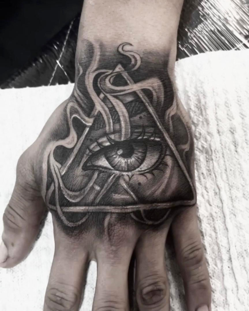Tatuaje sombras / black & grey por Cintia Tattoo